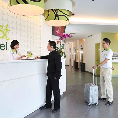 Zest Airport Jakarta By Swiss-Belhotel International Тангеранг Екстериор снимка