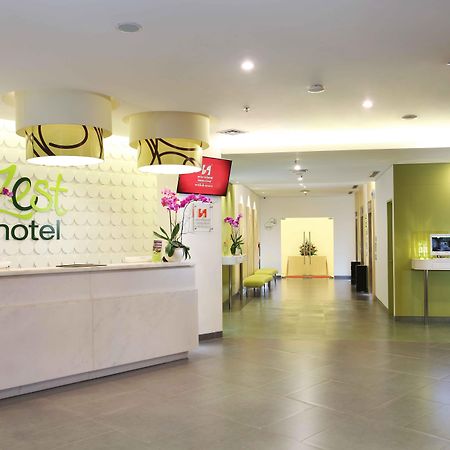 Zest Airport Jakarta By Swiss-Belhotel International Тангеранг Екстериор снимка