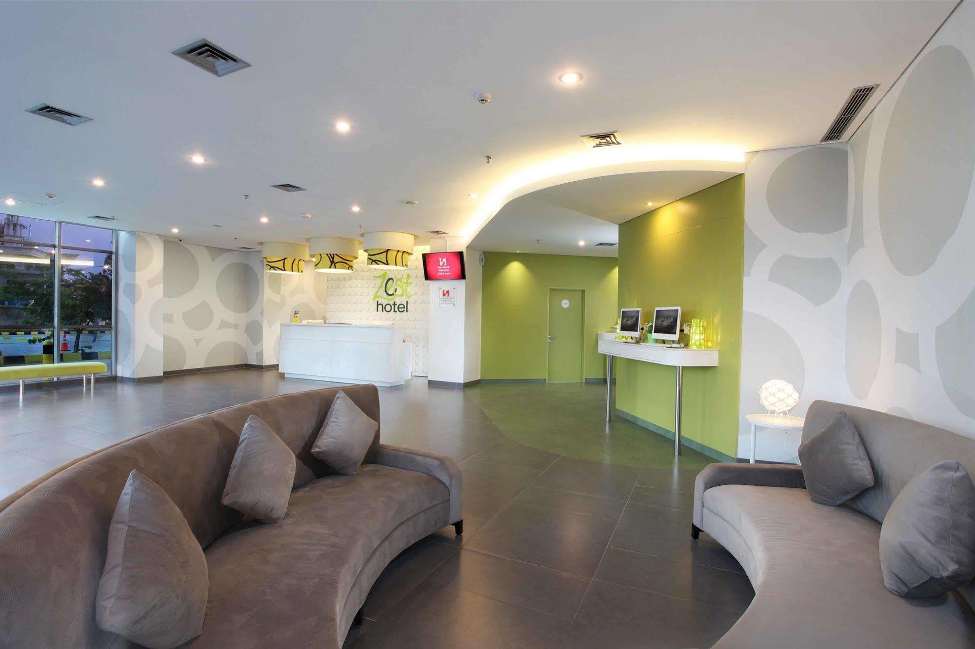 Zest Airport Jakarta By Swiss-Belhotel International Тангеранг Екстериор снимка