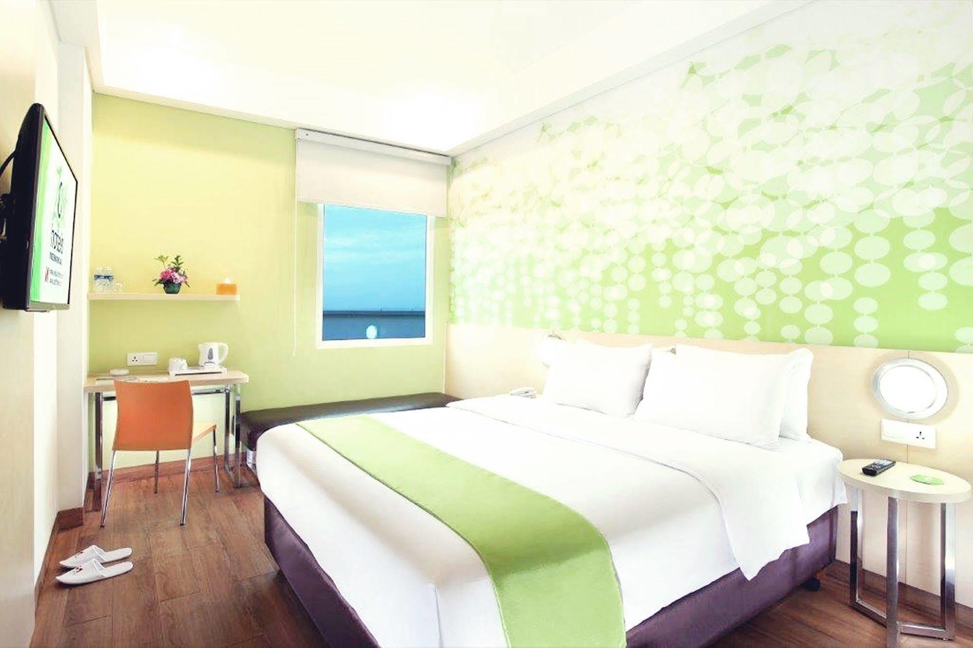 Zest Airport Jakarta By Swiss-Belhotel International Тангеранг Екстериор снимка