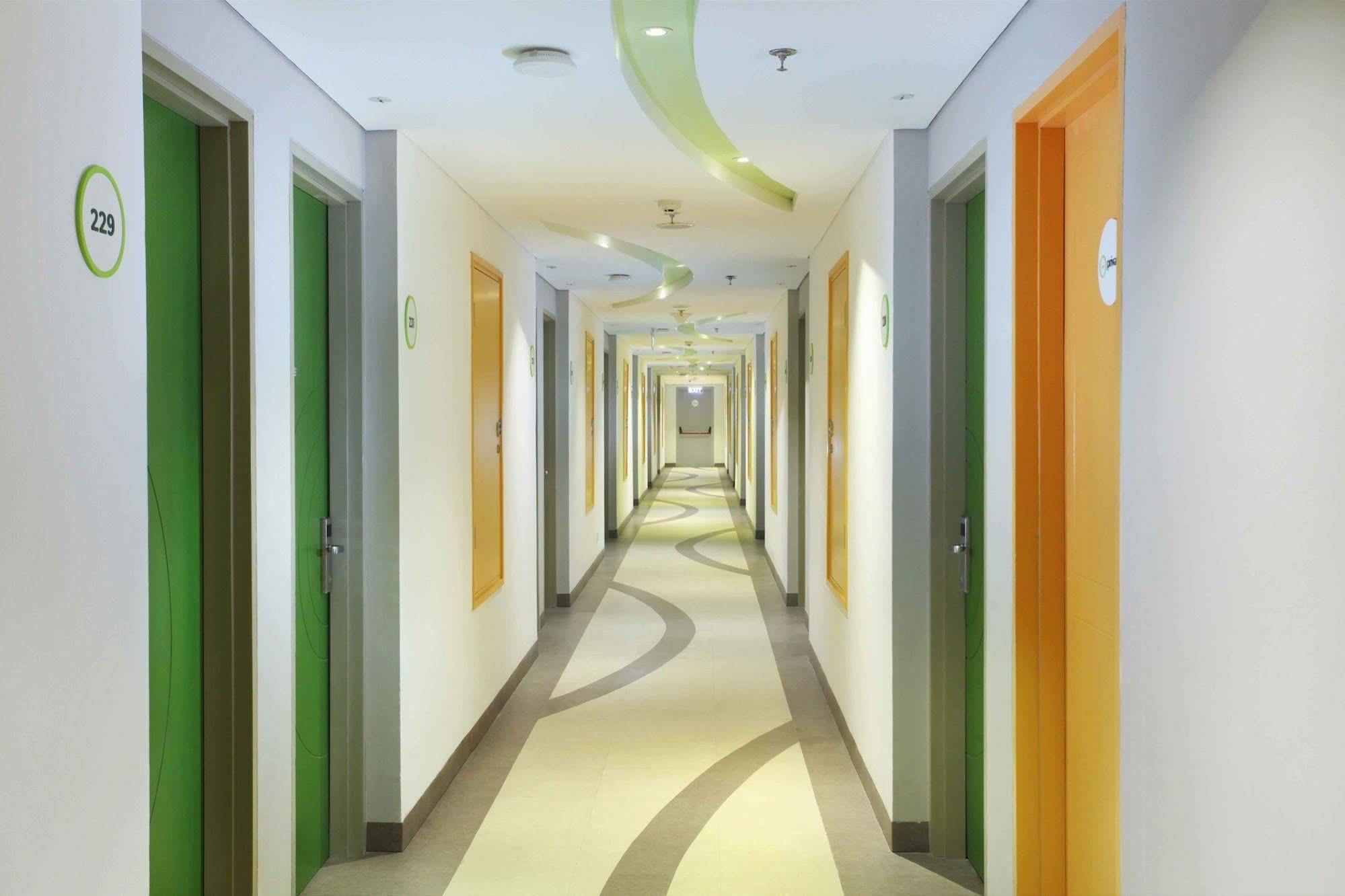 Zest Airport Jakarta By Swiss-Belhotel International Тангеранг Екстериор снимка